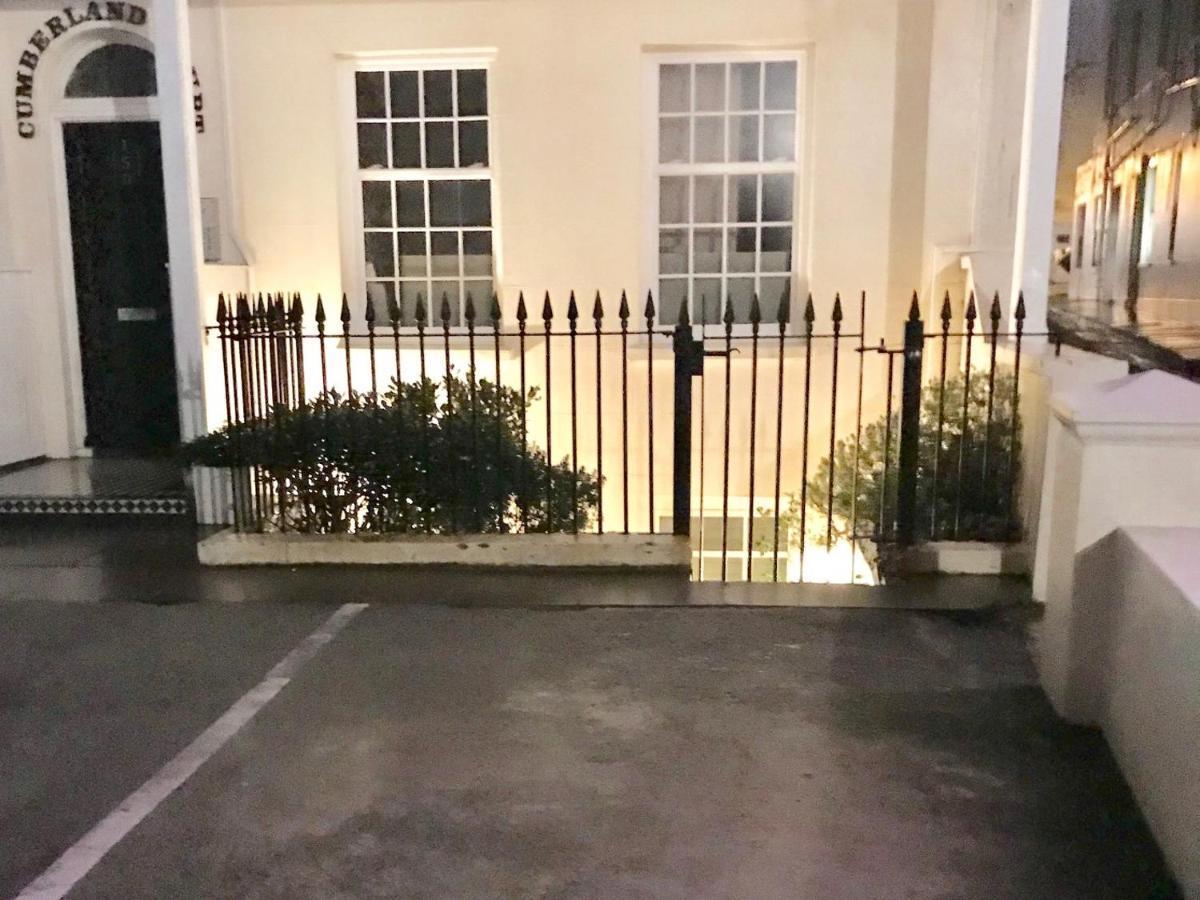 Beaches Brighton - Luxury Seafront Accommodation エクステリア 写真